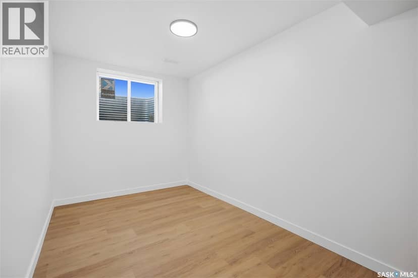 3805 Diefenbaker DRIVE — photo 19 of 34