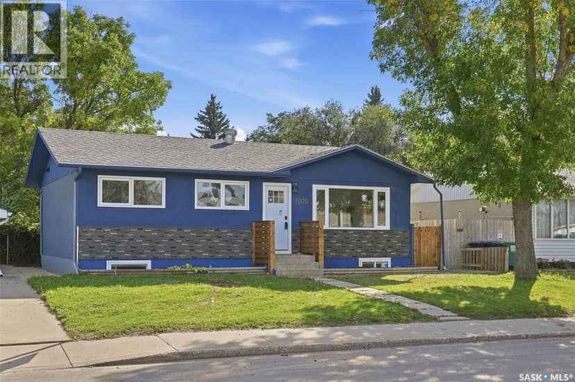 3805 Diefenbaker DRIVE — photo 2 of 34