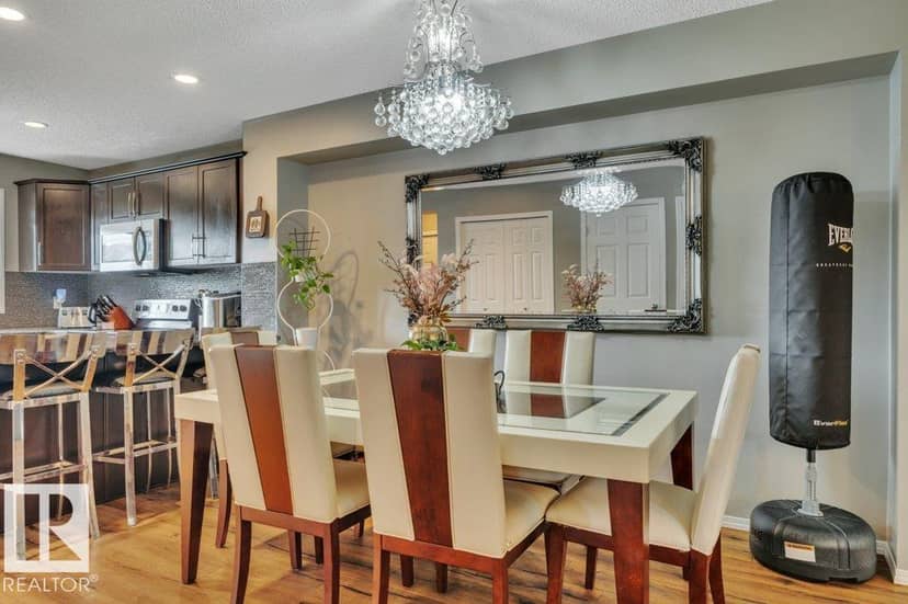 723 Secord Bv NW — photo 12 of 40