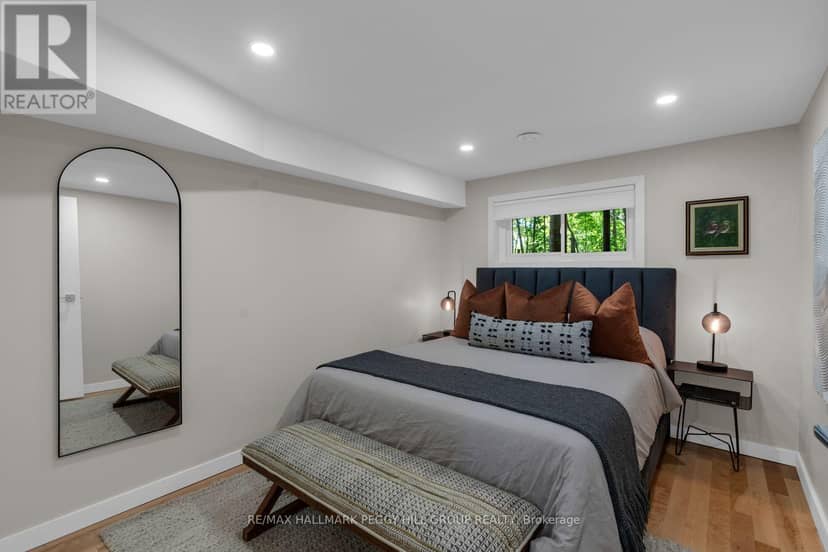 19 Austen Lane — photo 12 of 21