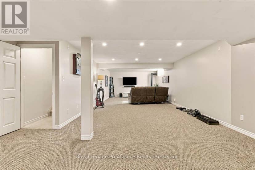 24 Bristol Place — photo 33 of 40