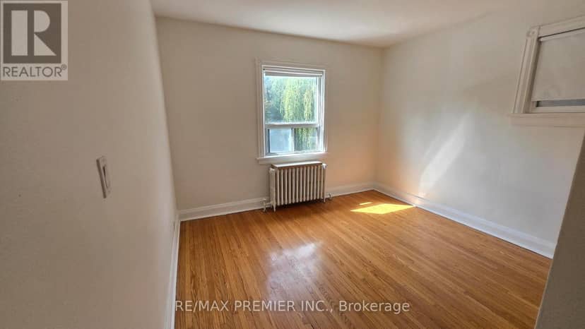 1342 Avenue Road — photo 9 of 16