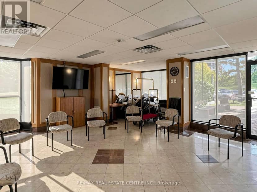 207 - 100 Antibes Drive — photo 27 of 30