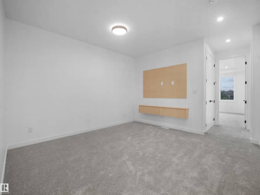 2039 collip crescent SW — photo 9 of 40