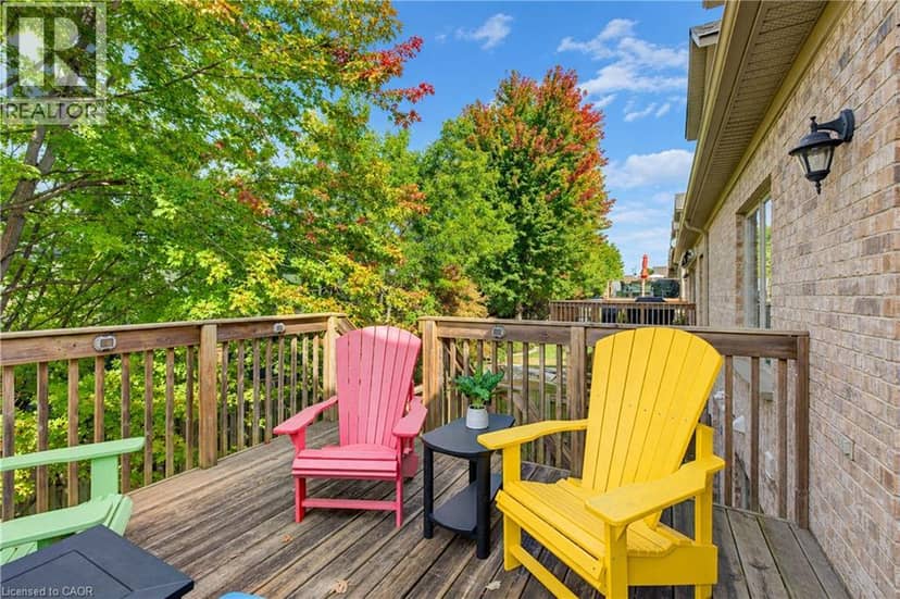 222 CHESTNUT HILL Crescent — photo 19 of 40