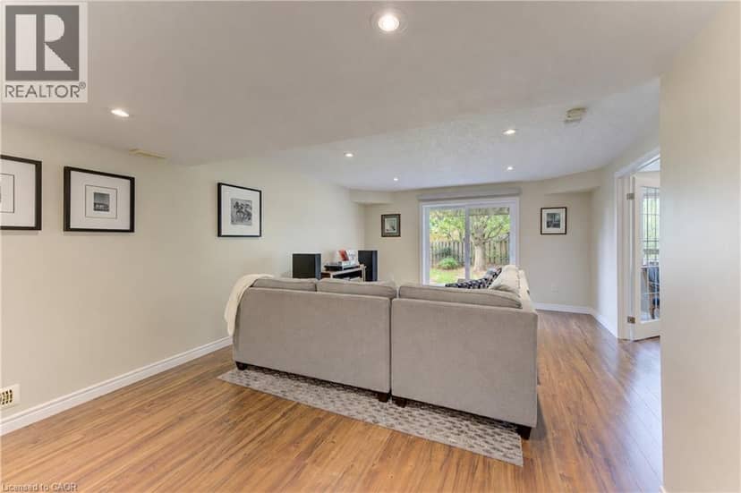 222 CHESTNUT HILL Crescent — photo 37 of 40
