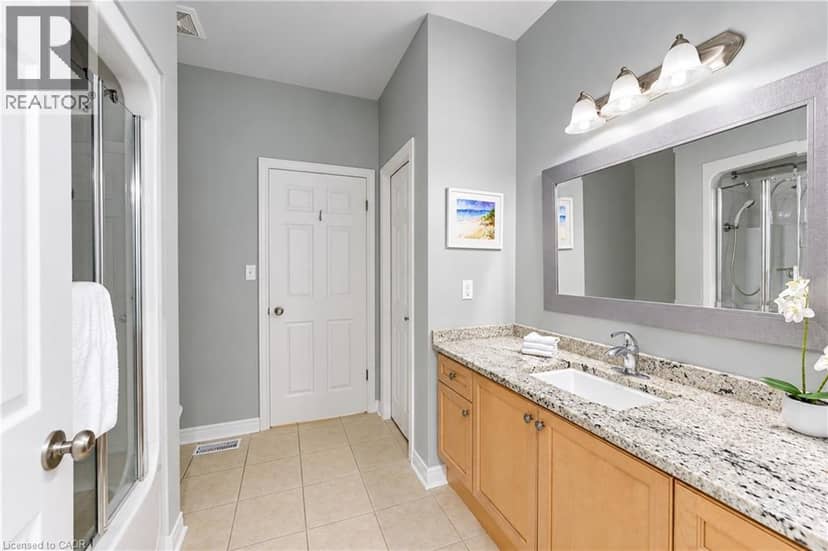 222 CHESTNUT HILL Crescent — photo 24 of 40