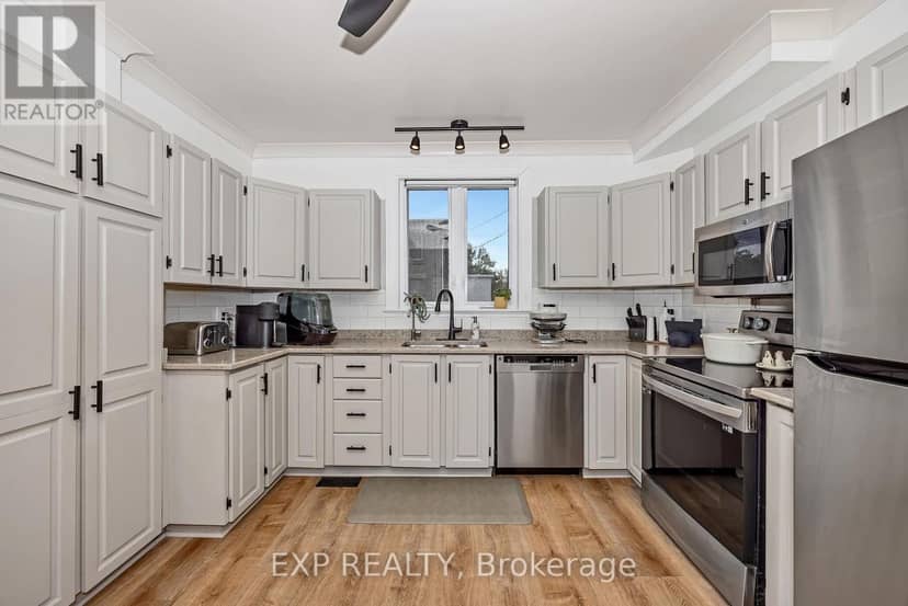 11505 Queen Street — photo 17 of 40