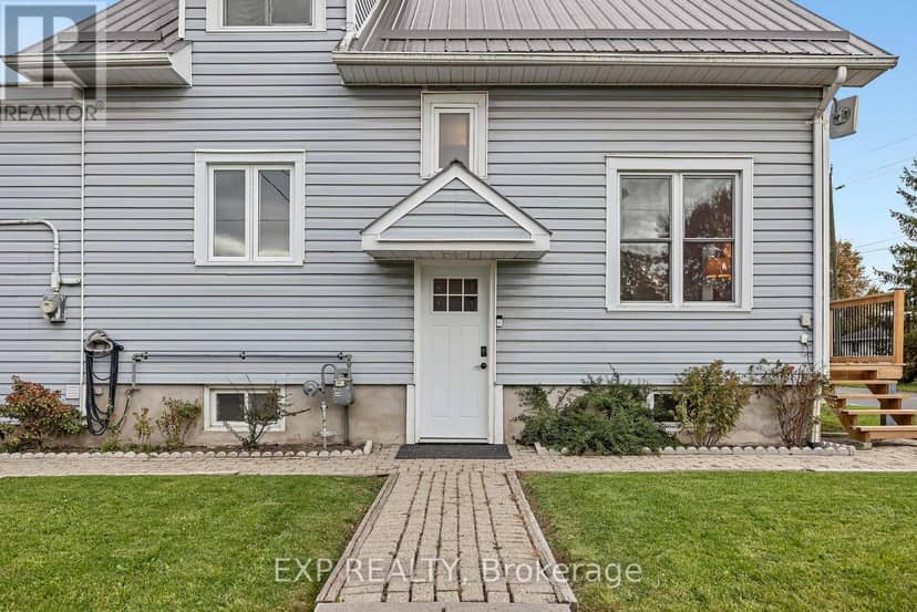 11505 Queen Street, North Dundas, photo 3