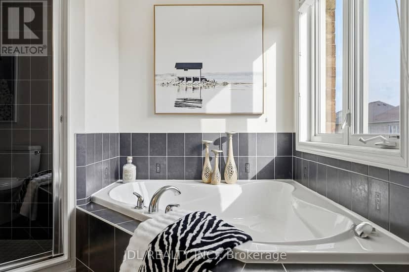 15 Beacon Point Street — photo 32 of 40