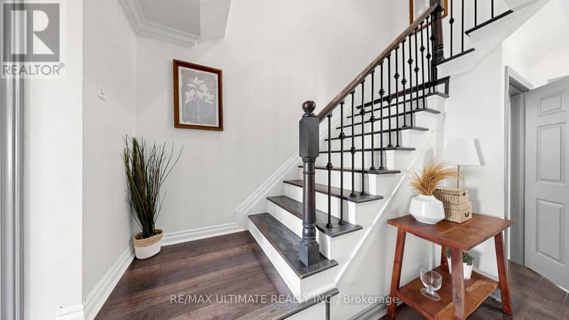131 Foxchase Avenue, Vaughan, photo 3