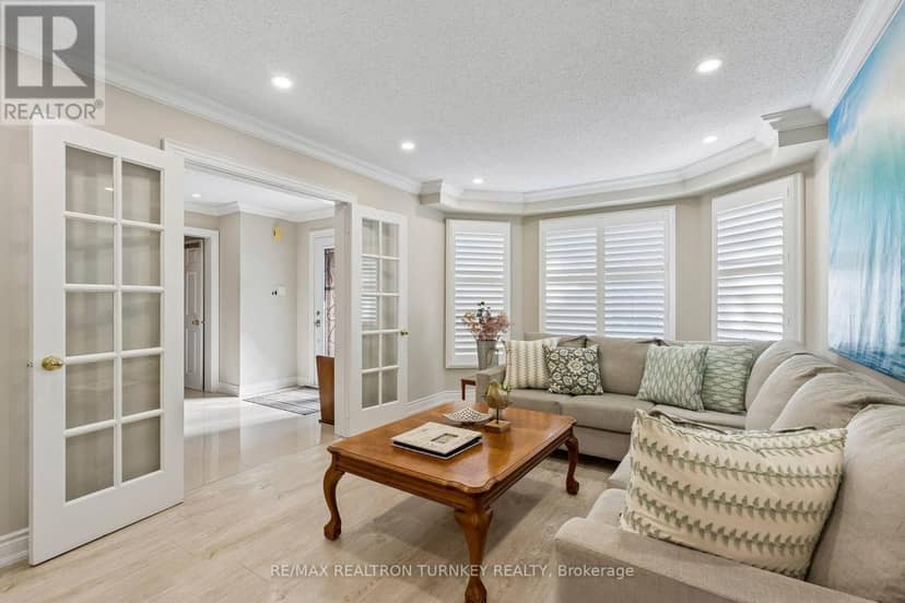 263 Chambers Crescent — photo 6 of 40