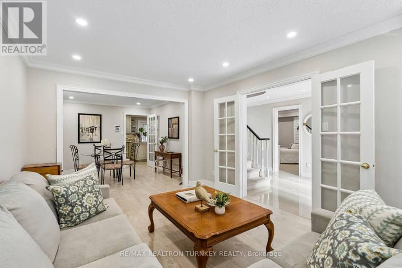 263 Chambers Crescent — photo 7 of 40