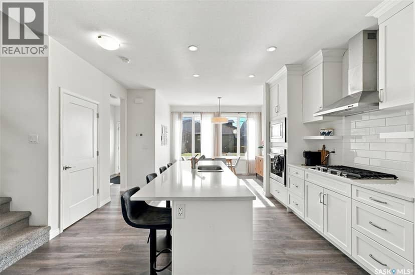 707 Underhill LANE — photo 10 of 40