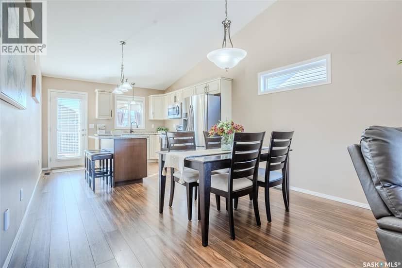 622 Rosewood BOULEVARD W — photo 11 of 40
