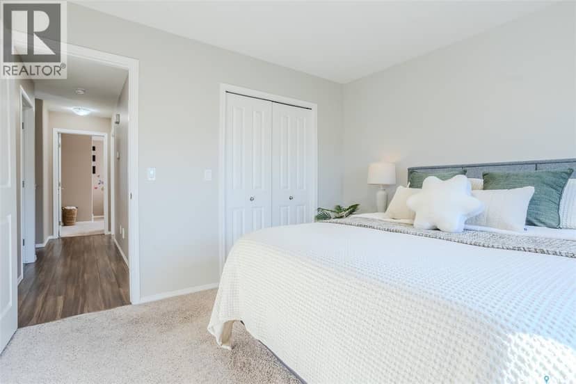 622 Rosewood BOULEVARD W — photo 18 of 40