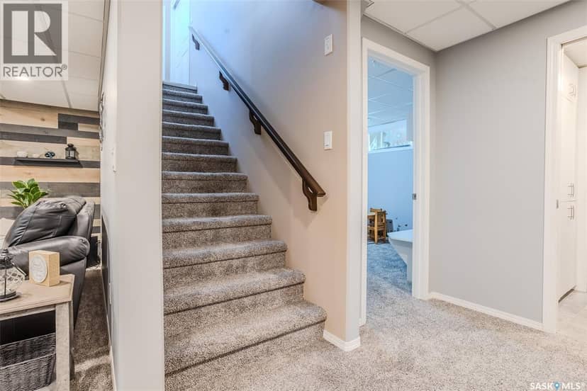 622 Rosewood BOULEVARD W — photo 23 of 40