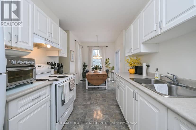 300 A Broadway — photo 12 of 22