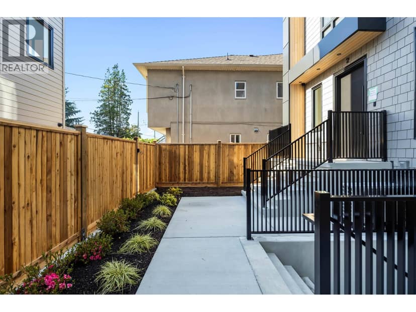 2 6831 SALISBURY AVENUE, Burnaby, photo 3