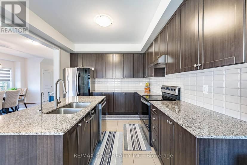 298 Ridley Crescent — photo 14 of 40