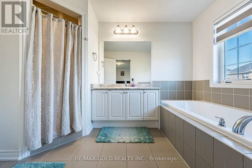 298 Ridley Crescent — photo 36 of 40