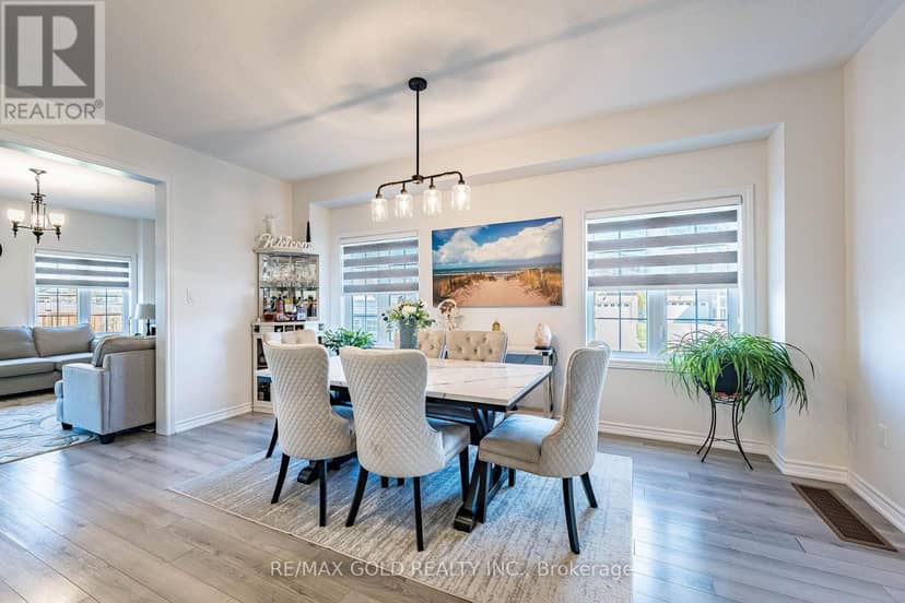 298 Ridley Crescent — photo 6 of 40