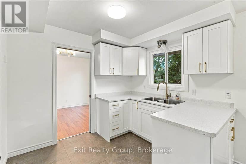 5 Flint Drive — photo 9 of 40