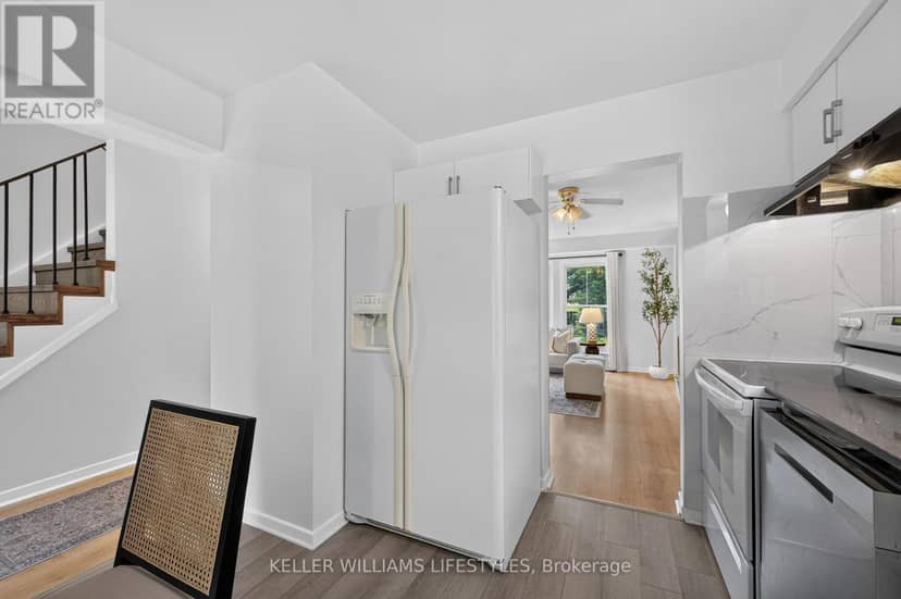 1024 Jalna Boulevard — photo 10 of 35