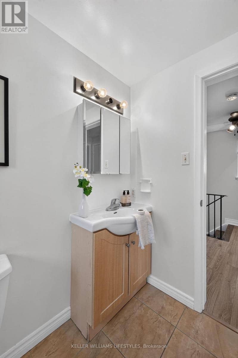 1024 Jalna Boulevard — photo 19 of 35