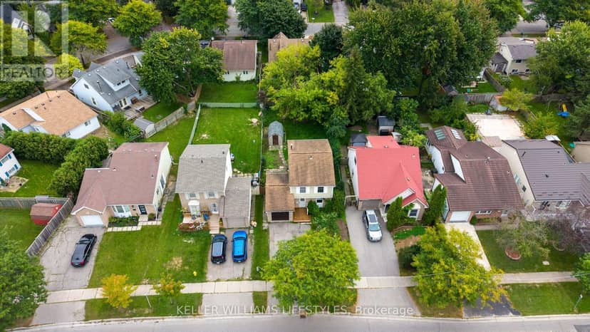 1024 Jalna Boulevard — photo 32 of 35