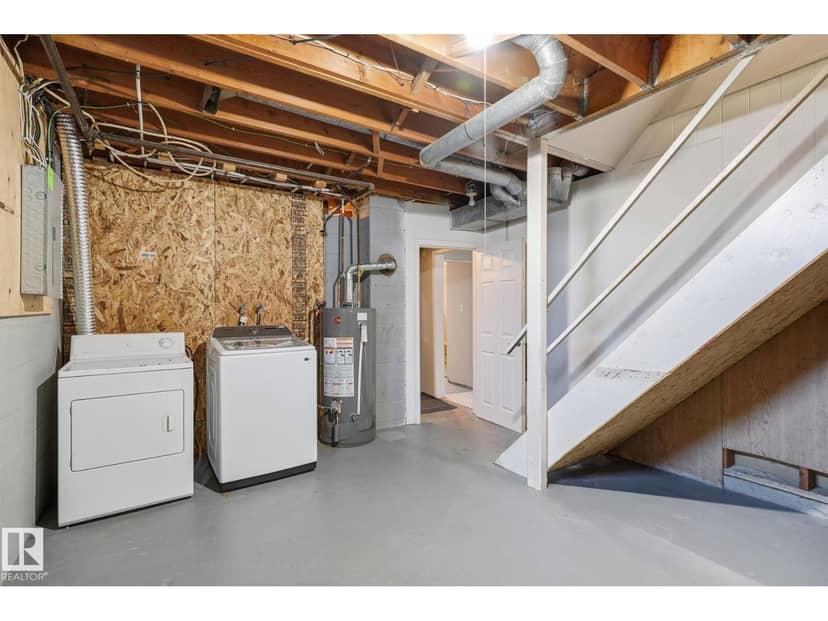 4920 55 AV — photo 25 of 30