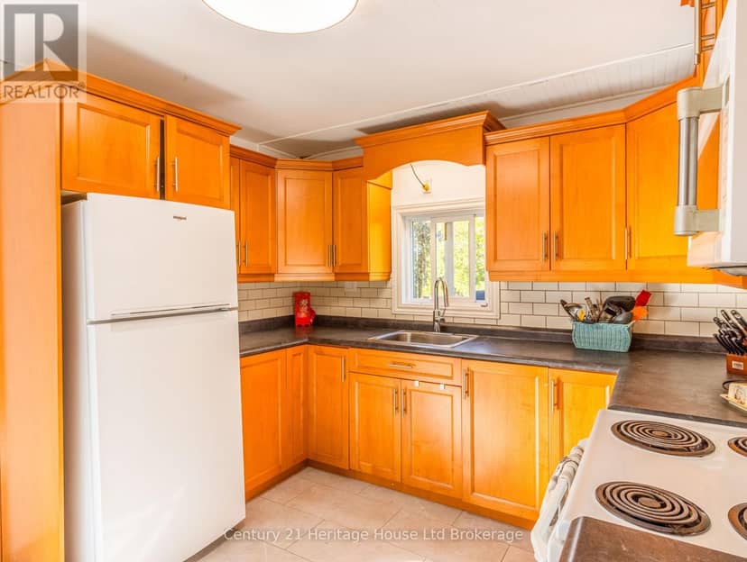 715101 Oxford Road 4 — photo 17 of 33