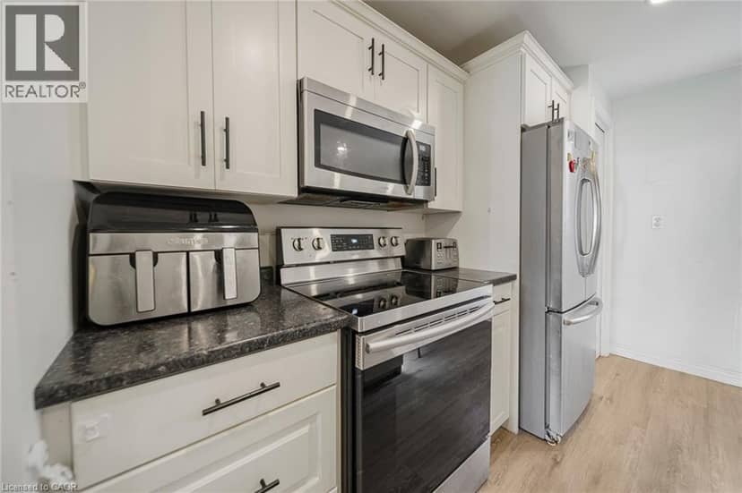24 PARK Street — photo 13 of 40