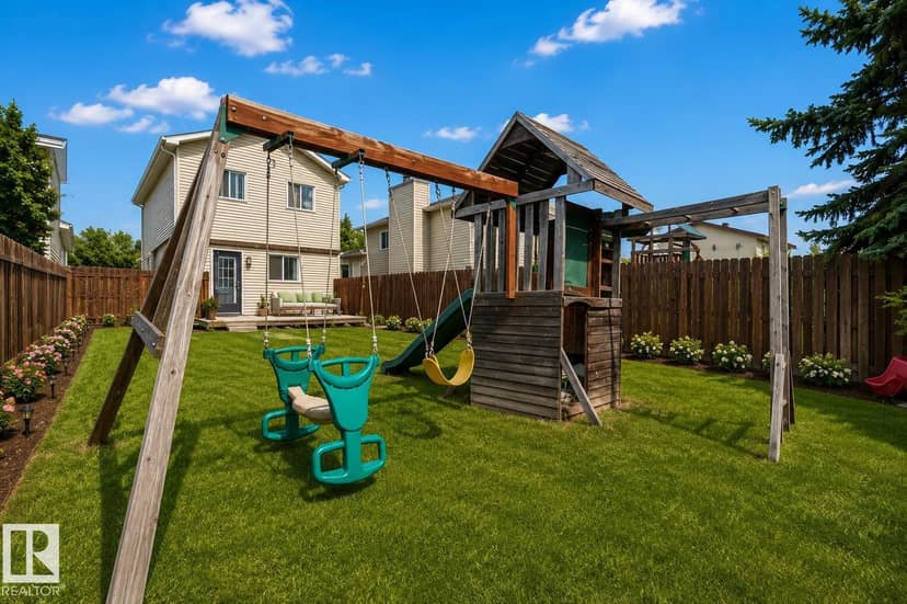 8313 156 AV NW — photo 14 of 40