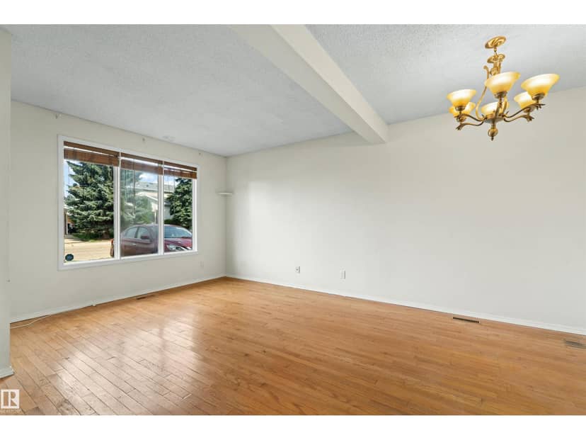 8313 156 AV NW — photo 37 of 40