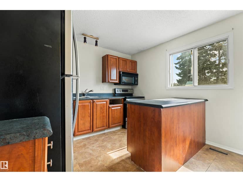 8313 156 AV NW — photo 39 of 40