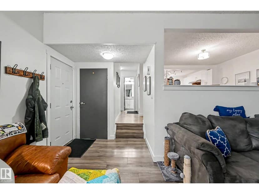 15 Akinsdale Gd — photo 15 of 31