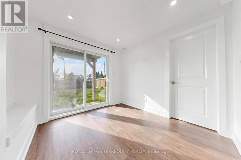 199 Armstrong Crescent — photo 33 of 40