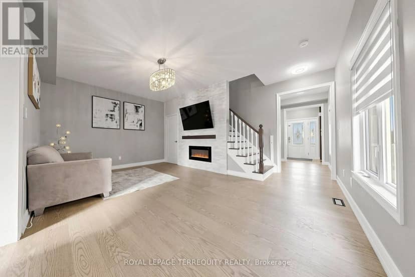 199 Armstrong Crescent — photo 7 of 40