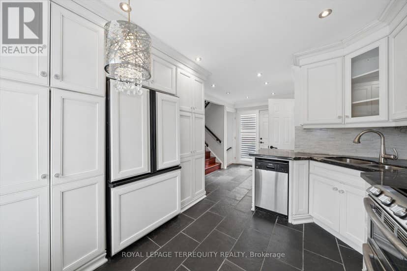 1825 Hyde Mill Crescent — photo 13 of 40