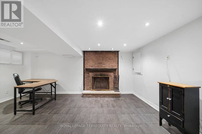 1825 Hyde Mill Crescent — photo 38 of 40