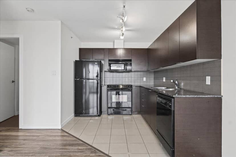 2701 13618 100 AVENUE, Surrey, photo 4