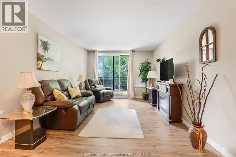 150 PARK AVENUE East Unit# 211, Chatham, photo 2