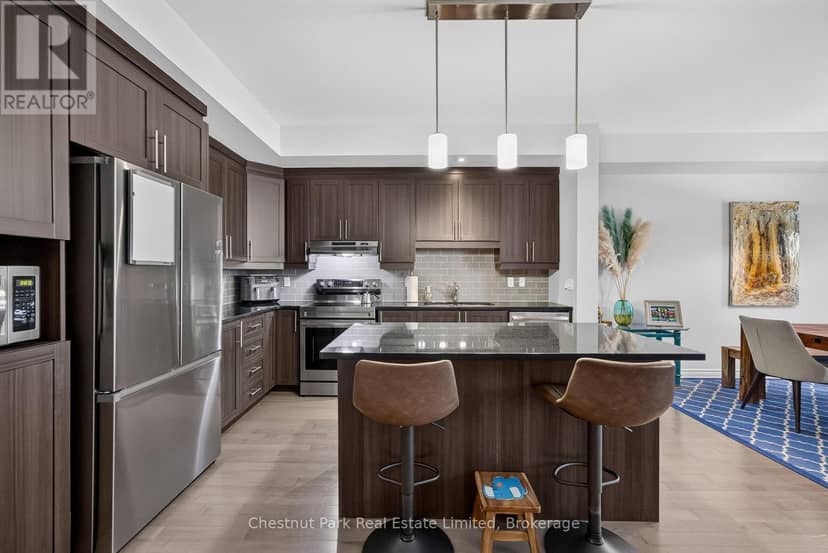 239 King Street — photo 11 of 40