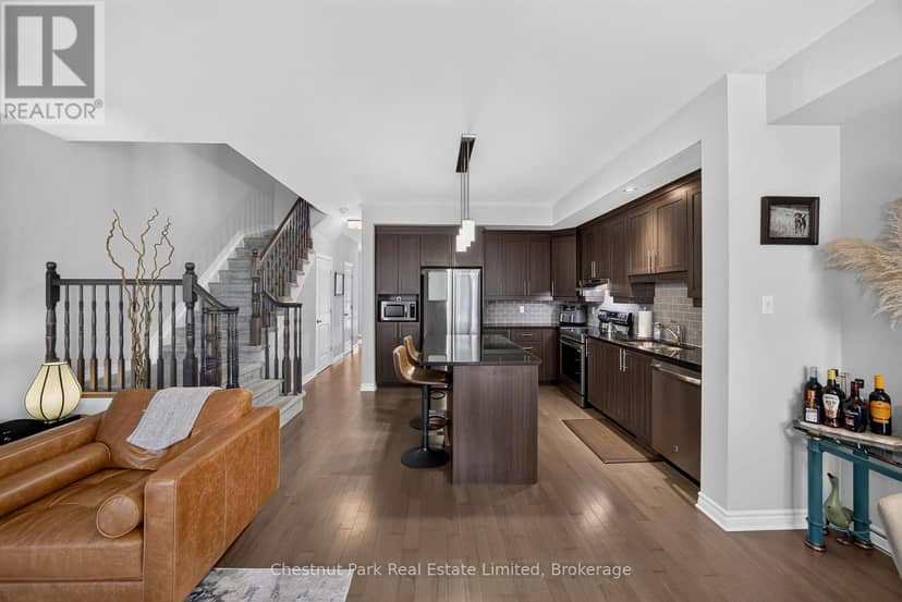 239 King Street — photo 19 of 40