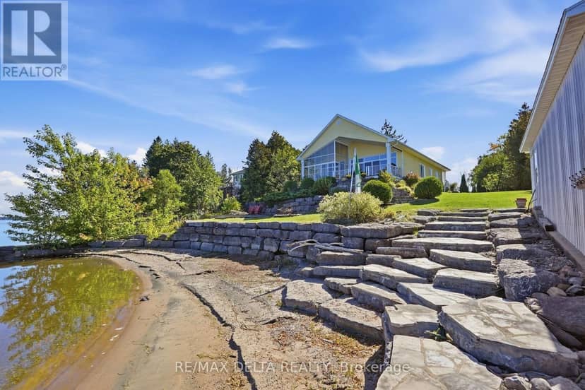 2416 Bay Road, Champlain, photo 2