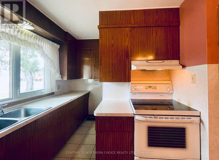 45 Dingwall Parkway — photo 11 of 28
