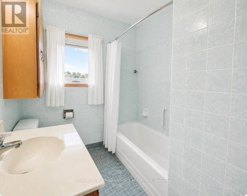 45 Dingwall Parkway — photo 20 of 28