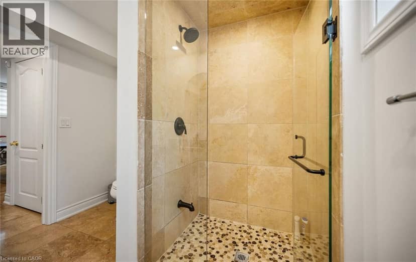 17 WENDAKEE Drive — photo 32 of 40
