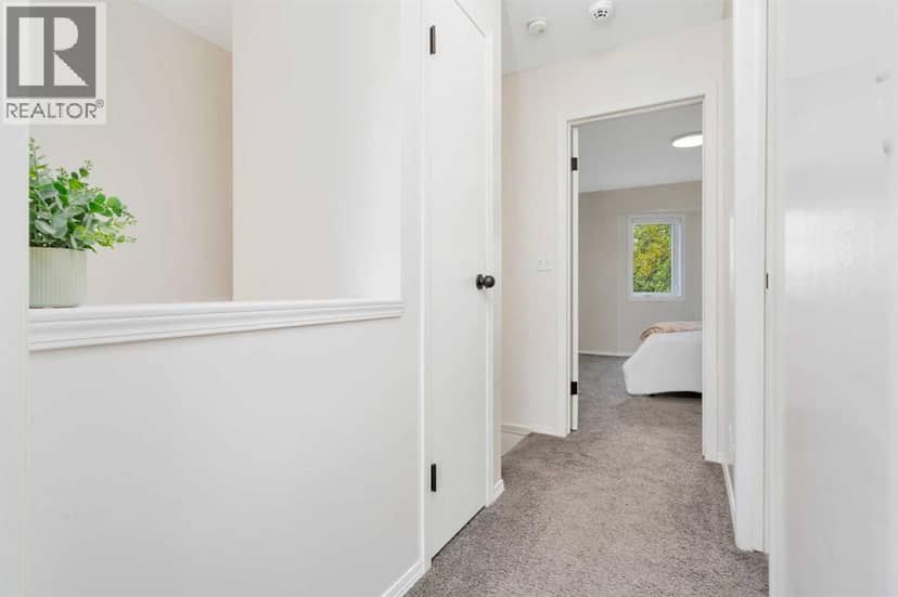 5430 45 Street — photo 18 of 38